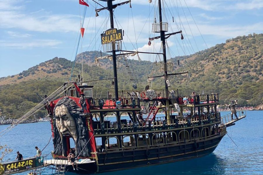 Boat Trip – Pirate Party Boat
